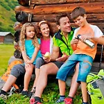 Alpen Heiss Apartament *
