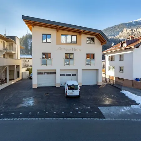 Alpen Heiss Apartament *